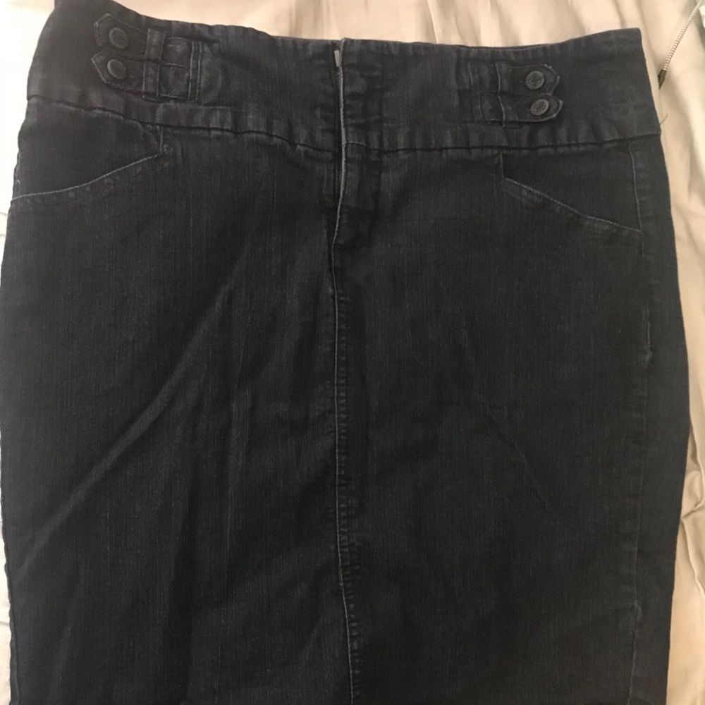 Torrid size 18 jean pencil skirt.